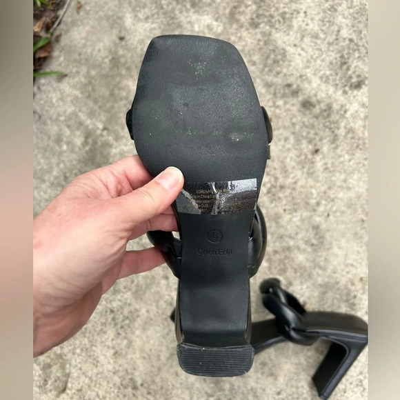 Open Edit  Black Remmy Twist Sandal, Size 6.5 - Picture 6 of 8